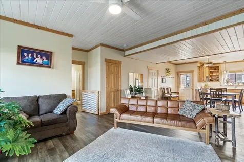 4407 Main Street Pequot Lakes MN 56472