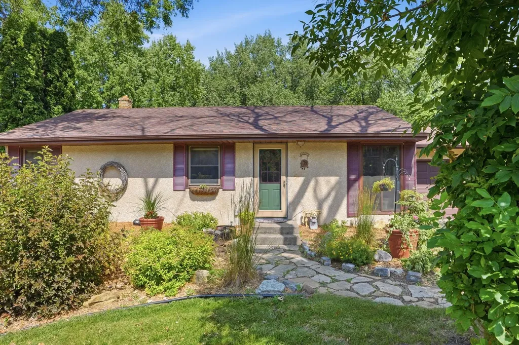2686 Victoria Street N Roseville MN 55113
