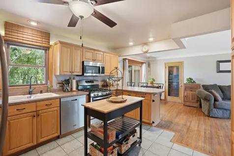 2686 Victoria Street N Roseville MN 55113