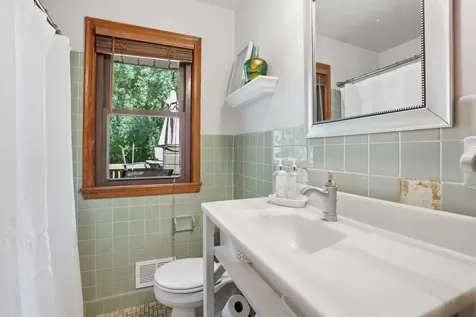 2686 Victoria Street N Roseville MN 55113
