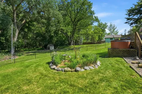 2686 Victoria Street N Roseville MN 55113