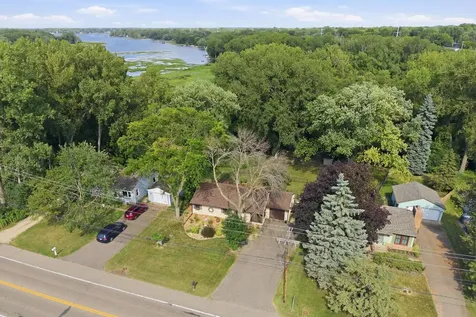 2686 Victoria Street N Roseville MN 55113