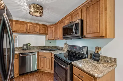 1756 Helena Road N Oakdale MN 55128
