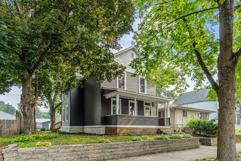 811 Watson Avenue Saint Paul MN 55102