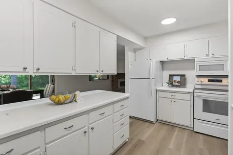14302 Fairway Drive Eden Prairie MN 55344