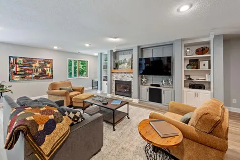 3947 Bailey Ridge Draw Woodbury MN 55125