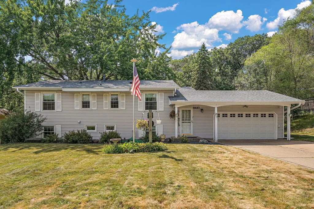 10908 Dahlia Street NW Coon Rapids MN 55433