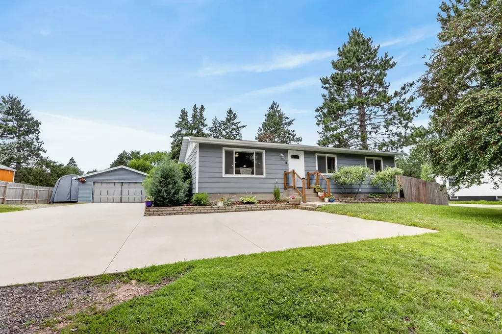 2105 Strader Drive Grand Rapids MN 55744