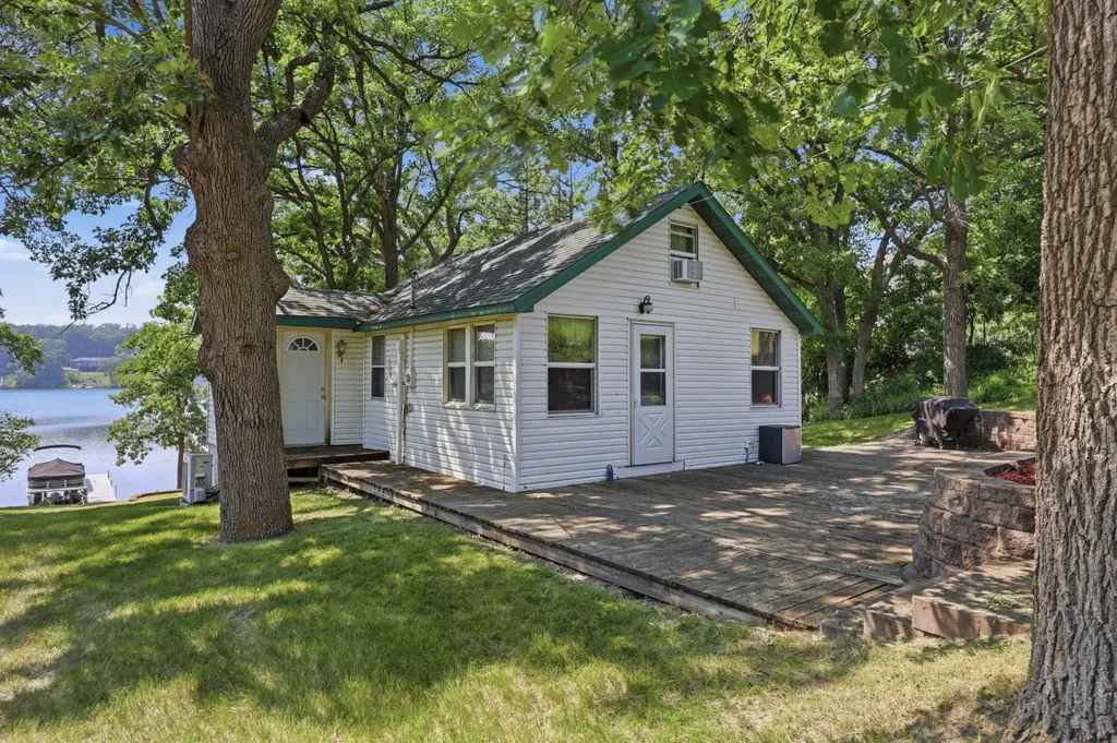 15588 E Munson Drive Detroit Lakes MN 56501