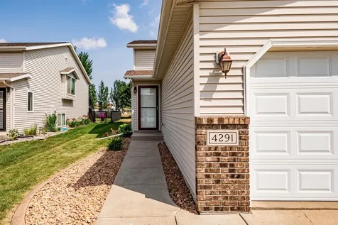 4291 39th Avenue S Fargo ND 58104