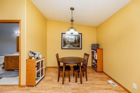 4291 39th Avenue S Fargo ND 58104