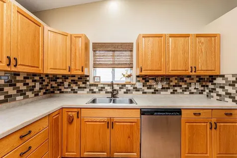 4291 39th Avenue S Fargo ND 58104