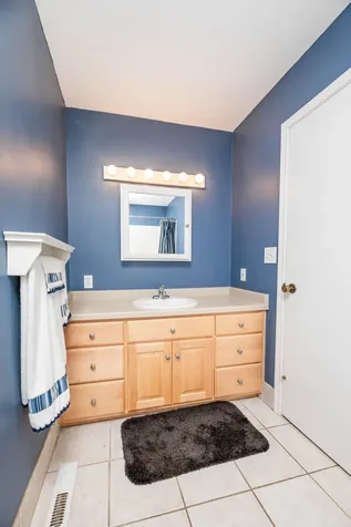 2474 W Country Club Drive S Fargo ND 58103