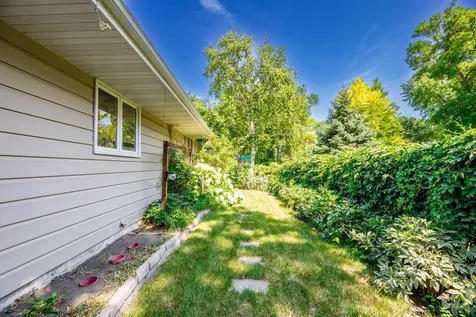 2474 W Country Club Drive S Fargo ND 58103