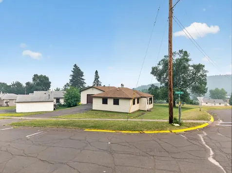 16 Carter Lane Silver Bay MN 55614