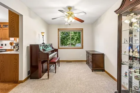 21071 Hyacinth Avenue Lakeville MN 55044