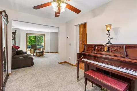 21071 Hyacinth Avenue Lakeville MN 55044