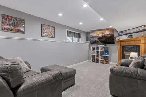 21071 Hyacinth Avenue Lakeville MN 55044