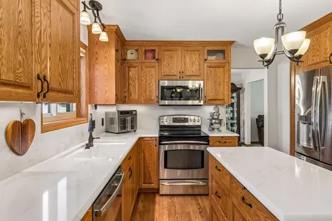 21071 Hyacinth Avenue Lakeville MN 55044
