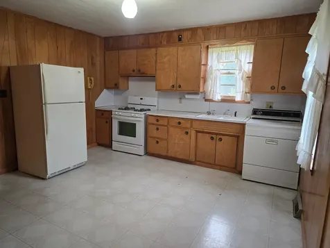 860 Basinger Memorial Drive Mountain Lake MN 56159