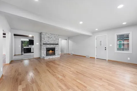 2020 Arcade Street Maplewood MN 55109