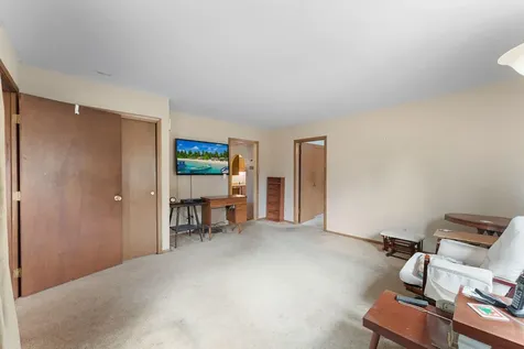 695 N Oak Drive Vadnais Heights MN 55127