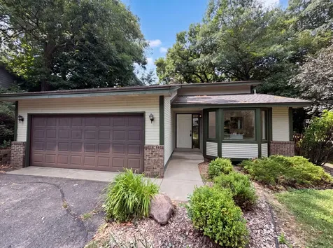 2601 Setter Circle Mound MN 55364