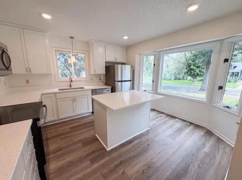 2601 Setter Circle Mound MN 55364
