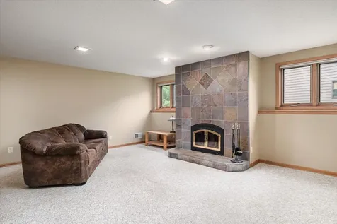 240 Red Apple Drive La Crescent MN 55947