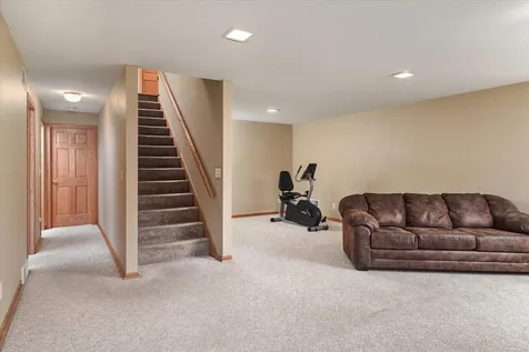 240 Red Apple Drive La Crescent MN 55947