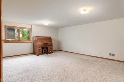 240 Red Apple Drive La Crescent MN 55947