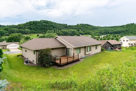 240 Red Apple Drive La Crescent MN 55947