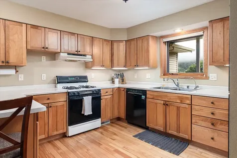 240 Red Apple Drive La Crescent MN 55947