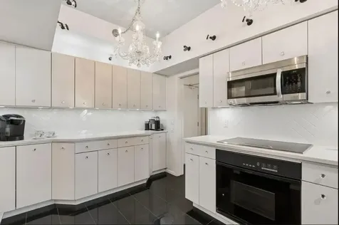 1235 Yale Place Minneapolis MN 55403