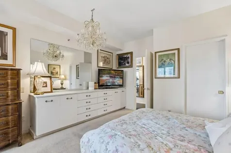 1235 Yale Place Minneapolis MN 55403