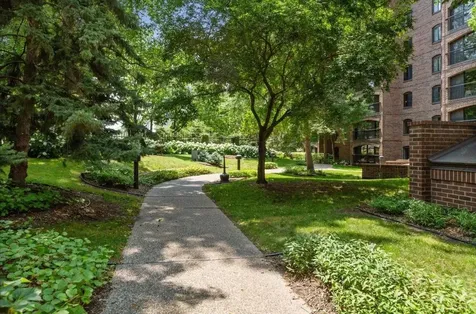 1235 Yale Place Minneapolis MN 55403