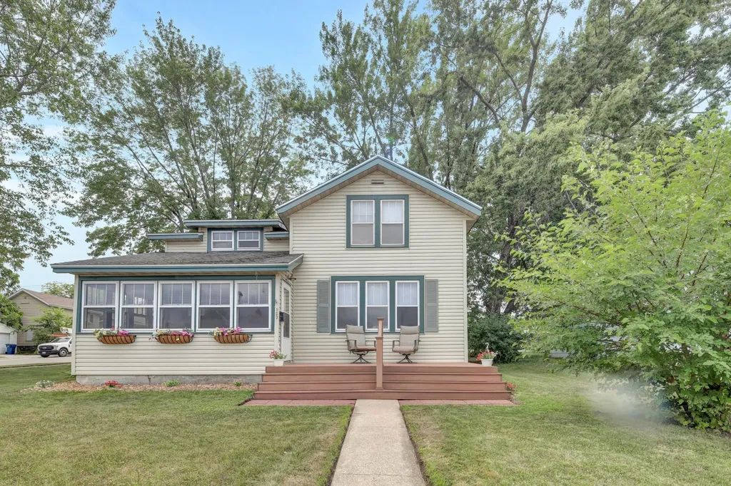 303 N Lakeshore Drive Lake City MN 55041