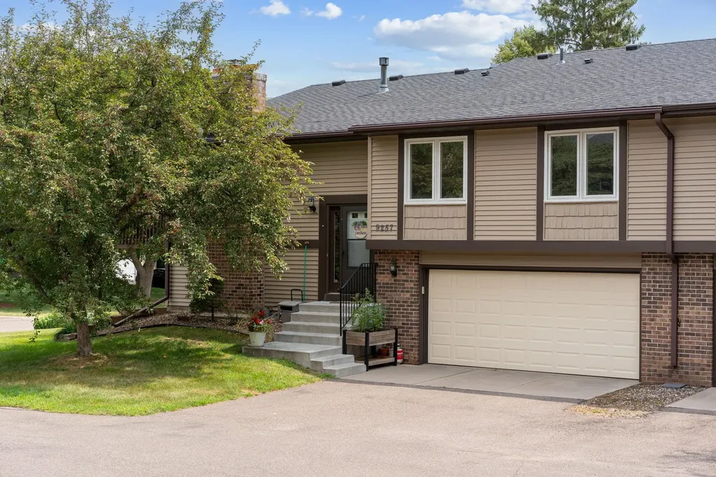9257 Dartford Road Woodbury MN 55125