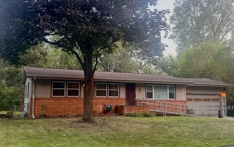 602 Moundsview Avenue Roseville MN 55113