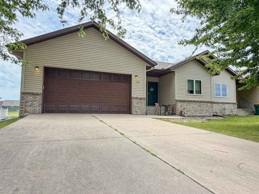 712 W Main Street Arlington MN 55307