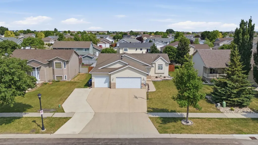 3532 Lincoln Street S Fargo ND 58104
