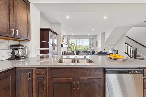 860 Roselyn Drive Victoria MN 55386