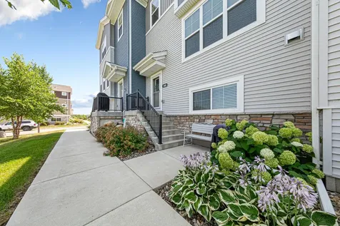 860 Roselyn Drive Victoria MN 55386