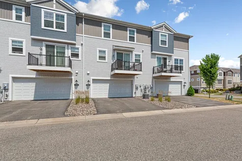 860 Roselyn Drive Victoria MN 55386
