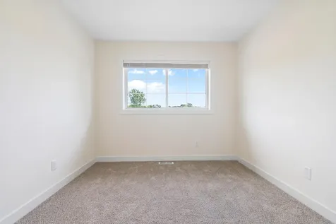 1773 Cleveland Court S Cambridge MN 55008