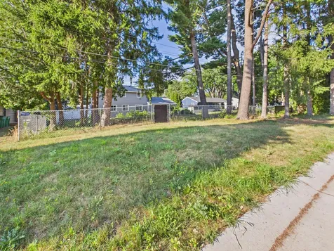 1209 Pine Street W Stillwater MN 55082