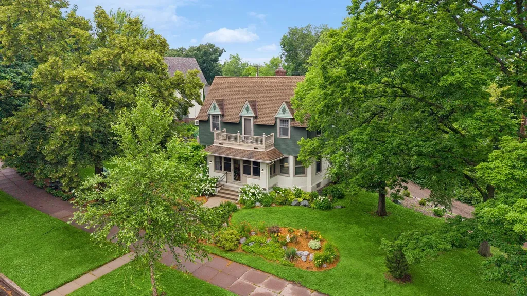 1818 Kenwood Parkway Minneapolis MN 55405