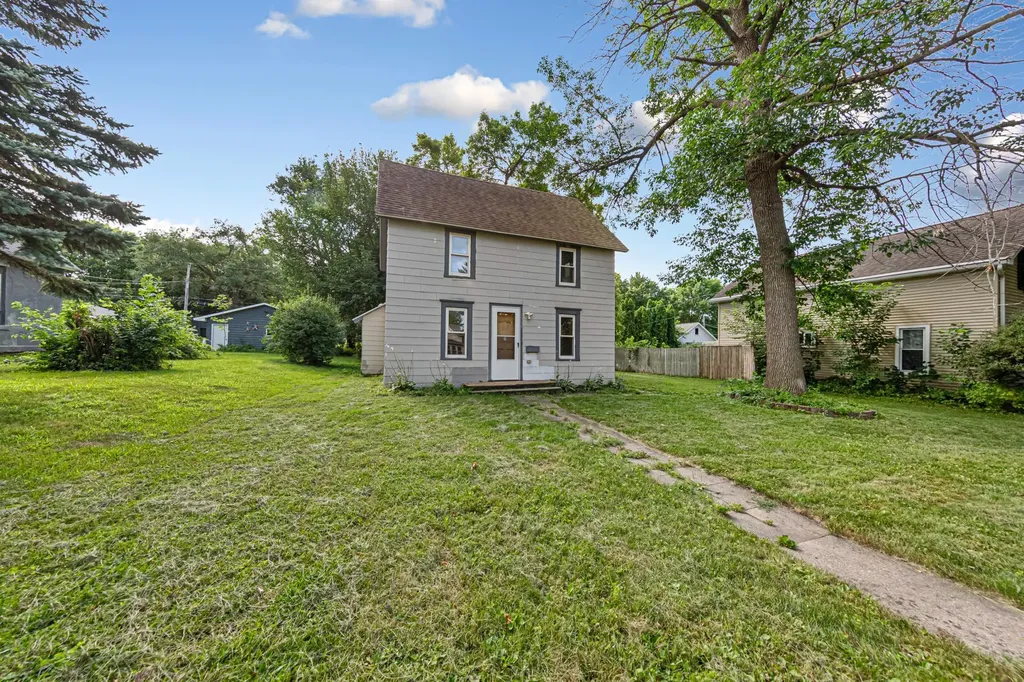 1519 N 4th Street Mankato MN 56001