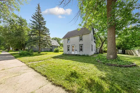 1519 N 4th Street Mankato MN 56001