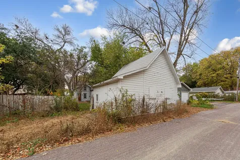 1519 N 4th Street Mankato MN 56001